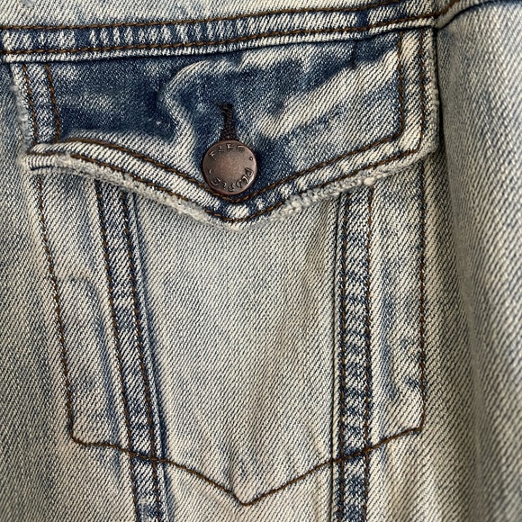 “Like New” Condition- Free People Jeans Jacket - Picture 5 of 9